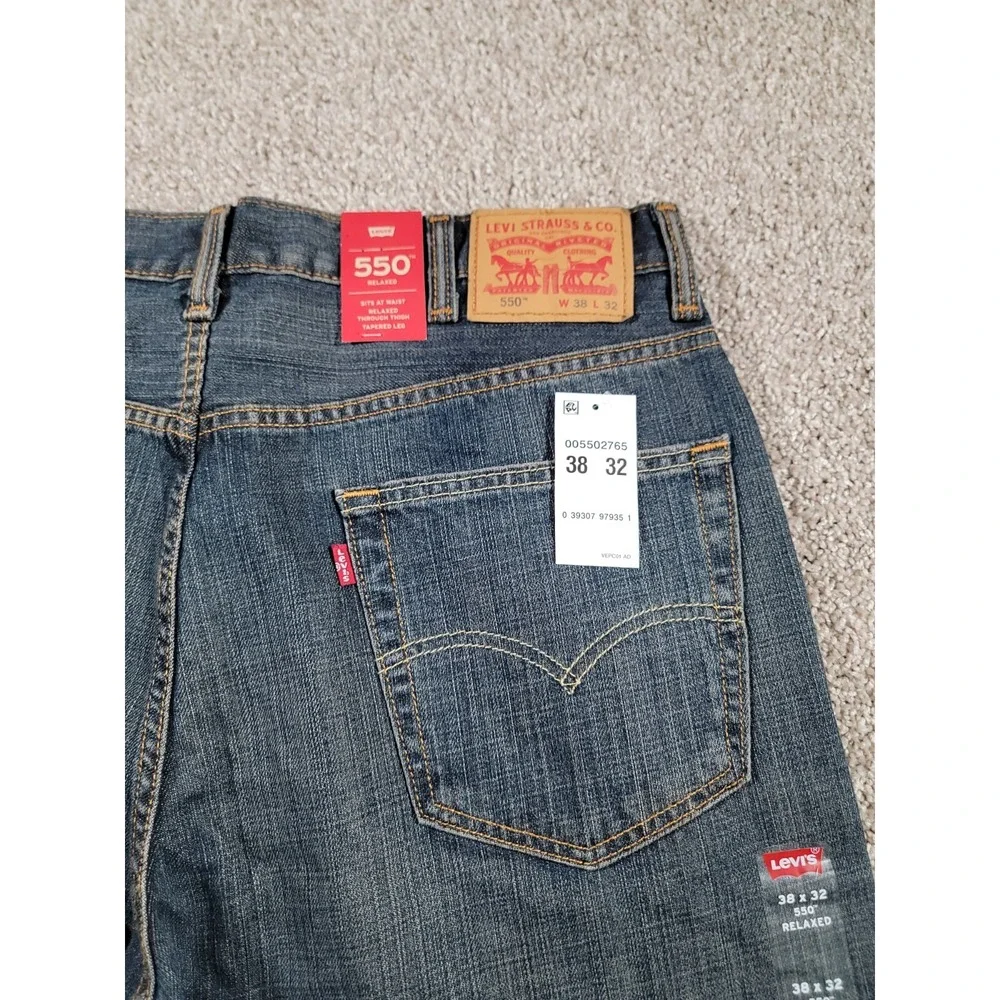 Levis Jeans Men's Size 38X32 550 Relaxed Fit Dark Wash Cotton Tapered Leg NWT